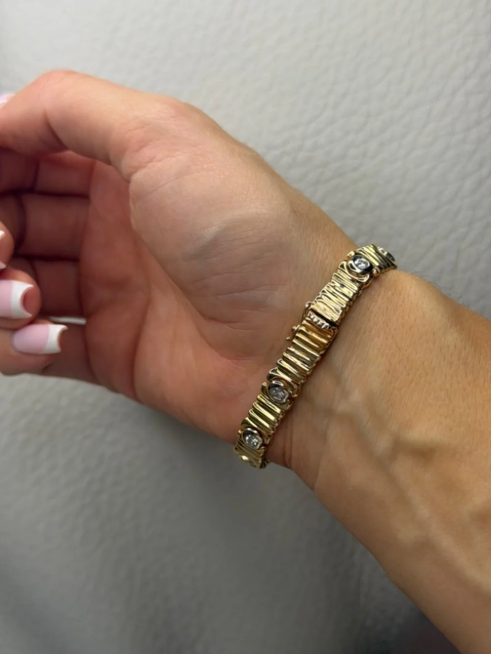 Vintage 14K Yellow Gold Natural Diamond Ribbed Link Bracelet (PAT. 4697315)